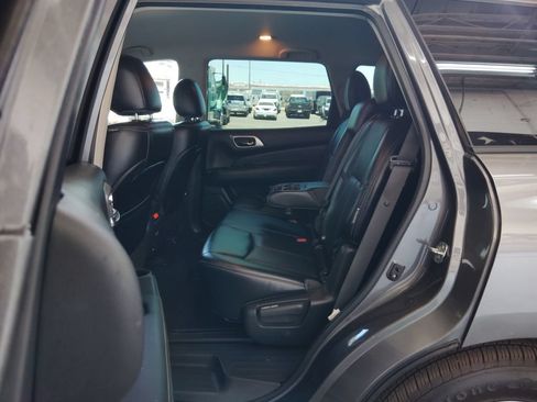 Used 2019 Nissan Pathfinder SL AWD/4WD image 22