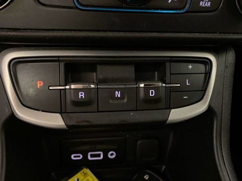 Used 2023 GMC Terrain SLE w/ Driver Convenience Package image 19