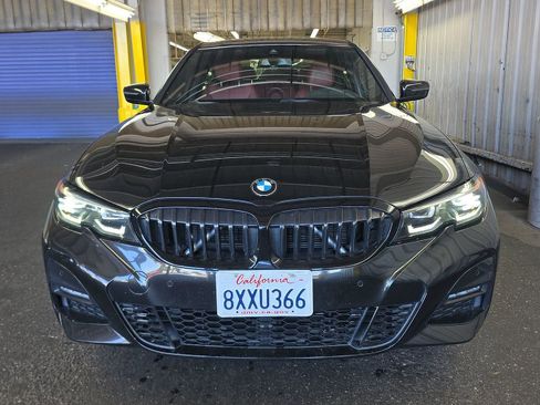 Used 2022 BMW 330i Sedan w/ M Sport Package RWD image 2
