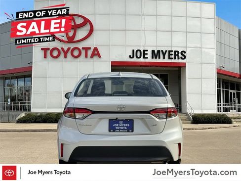 Used 2025 Toyota Corolla LE image 6