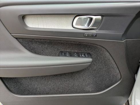 Used 2025 Volvo XC40 B5 Core w/ Protection Package Premier image 10