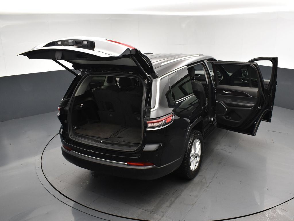 Used 2022 Jeep Grand Cherokee L Laredo w/ Luxury Tech Group I AWD/4WD image 29