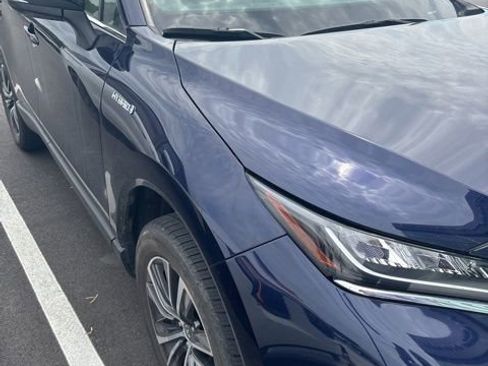 Used 2021 Toyota Venza LE AWD/4WD image 17