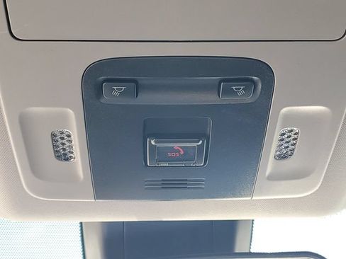 Used 2020 Toyota Camry SE FWD image 25