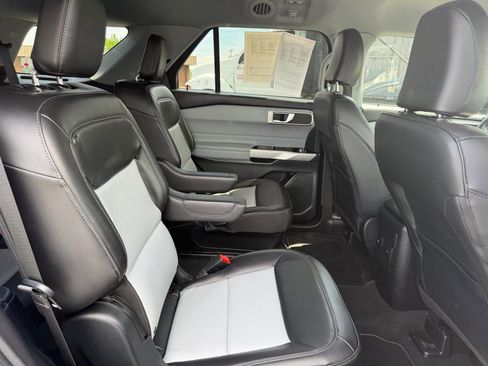 Used 2022 Ford Explorer XLT w/ Equipment Group 202A image 36