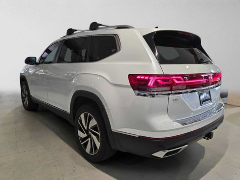 Used 2025 Volkswagen Atlas SEL AWD/4WD image 5