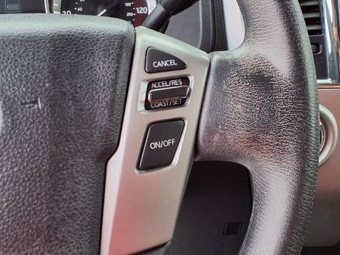 Used 2017 Nissan Titan SV RWD image 23