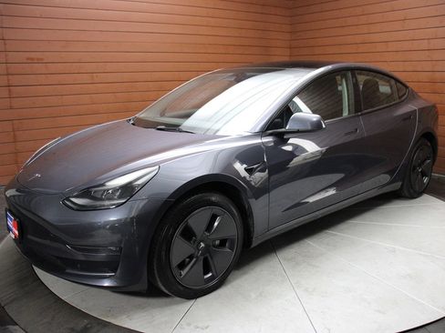 Used 2023 Tesla Model 3 Standard Range image 6