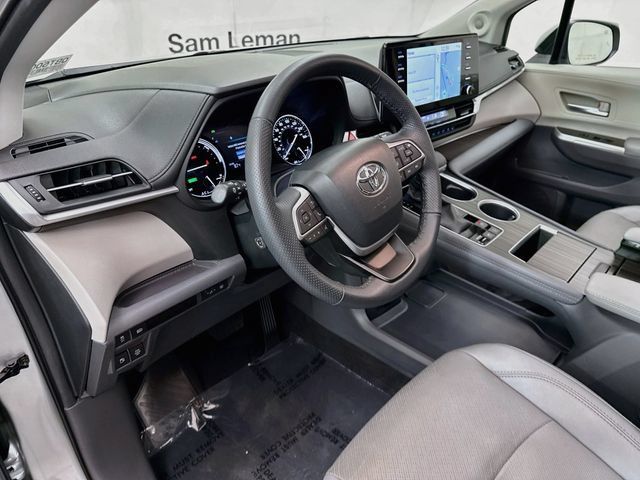 Used 2024 Toyota Sienna Limited AWD/4WD image 9