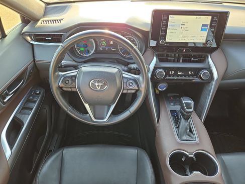 Used 2022 Toyota Venza XLE AWD/4WD image 14