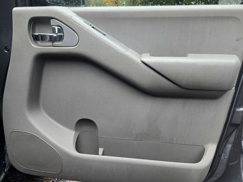 Used 2014 Nissan Frontier SV w/ SV Value Truck Package image 19