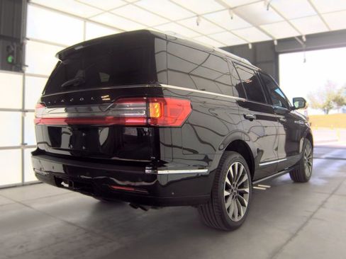 Used 2021 Lincoln Navigator Reserve AWD/4WD image 2