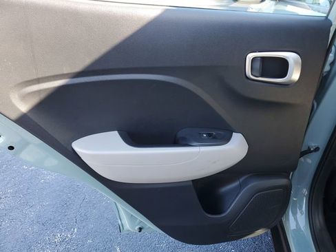 Used 2025 Hyundai Venue SEL FWD image 27