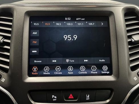 Used 2021 Jeep Cherokee Trailhawk w/ Trailer Tow Group image 17