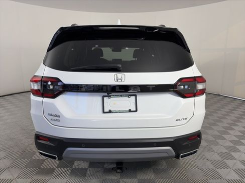 Used 2025 Honda Pilot Elite image 6