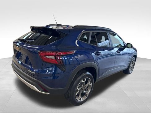 Used 2024 Chevrolet Trax LT w/ Driver Confidence Package FWD image 31