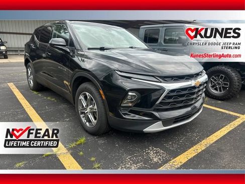 Used 2023 Chevrolet Blazer LT AWD/4WD image 1