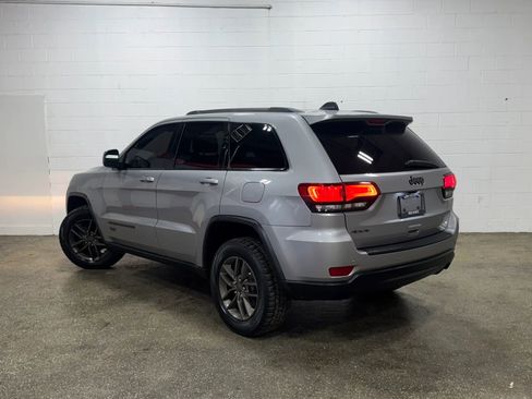 Used 2016 Jeep Grand Cherokee Laredo 75th Anniversary AWD/4WD image 5