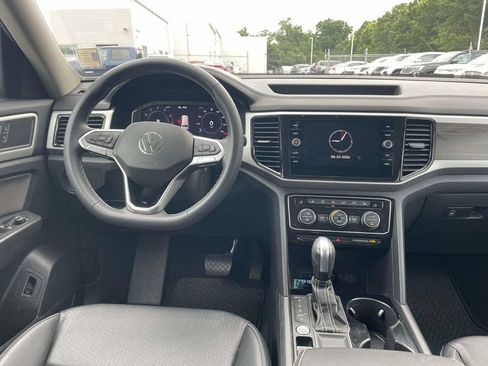 Certified 2023 Volkswagen Atlas SE FWD image 14
