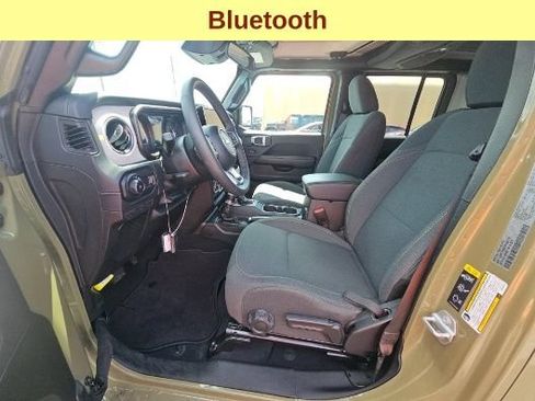 Used 2026 Jeep Wrangler Unlimited Sahara AWD/4WD image 10