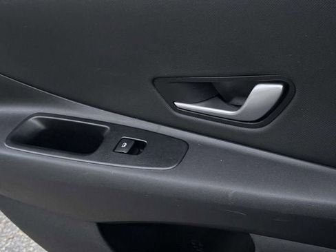 Used 2023 Hyundai Elantra Limited image 24