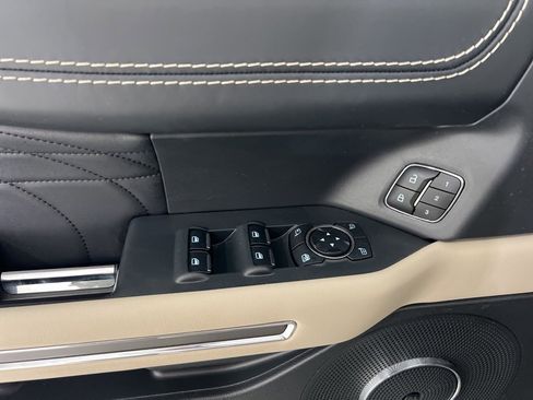 Used 2023 Ford Expedition Platinum image 21