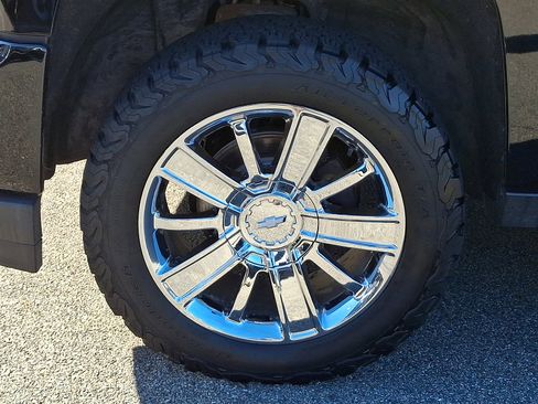 Used 2017 Chevrolet Silverado 1500 High Country image 28