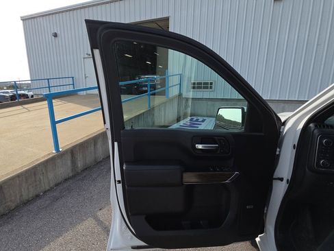 Used 2019 Chevrolet Silverado 1500 High Country w/ Technology Package image 9