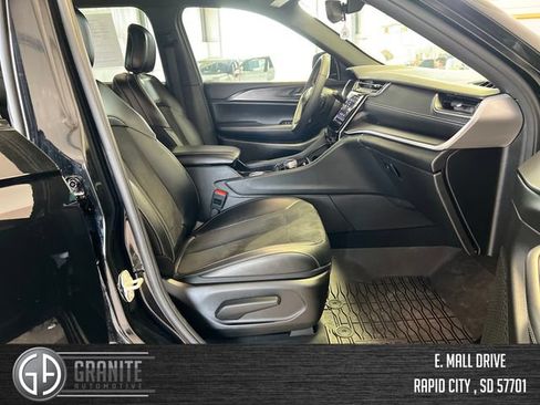 Used 2024 Jeep Grand Cherokee Altitude AWD/4WD image 34