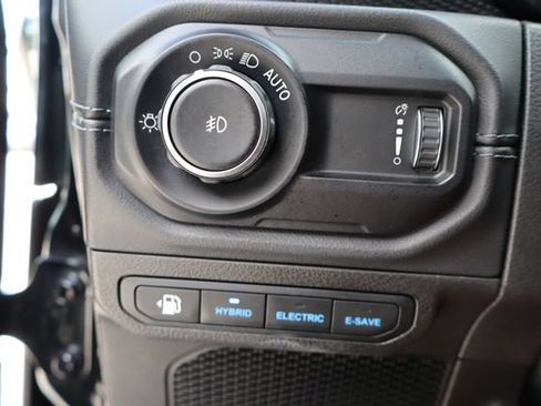 Used 2024 Jeep Wrangler Unlimited Rubicon 4xe AWD/4WD image 41