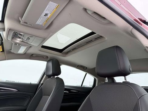 Used 2018 Buick Regal Preferred w/ Driver Confidence Package #1 image 12