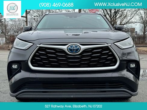 Used 2020 Toyota Highlander XLE AWD/4WD image 6