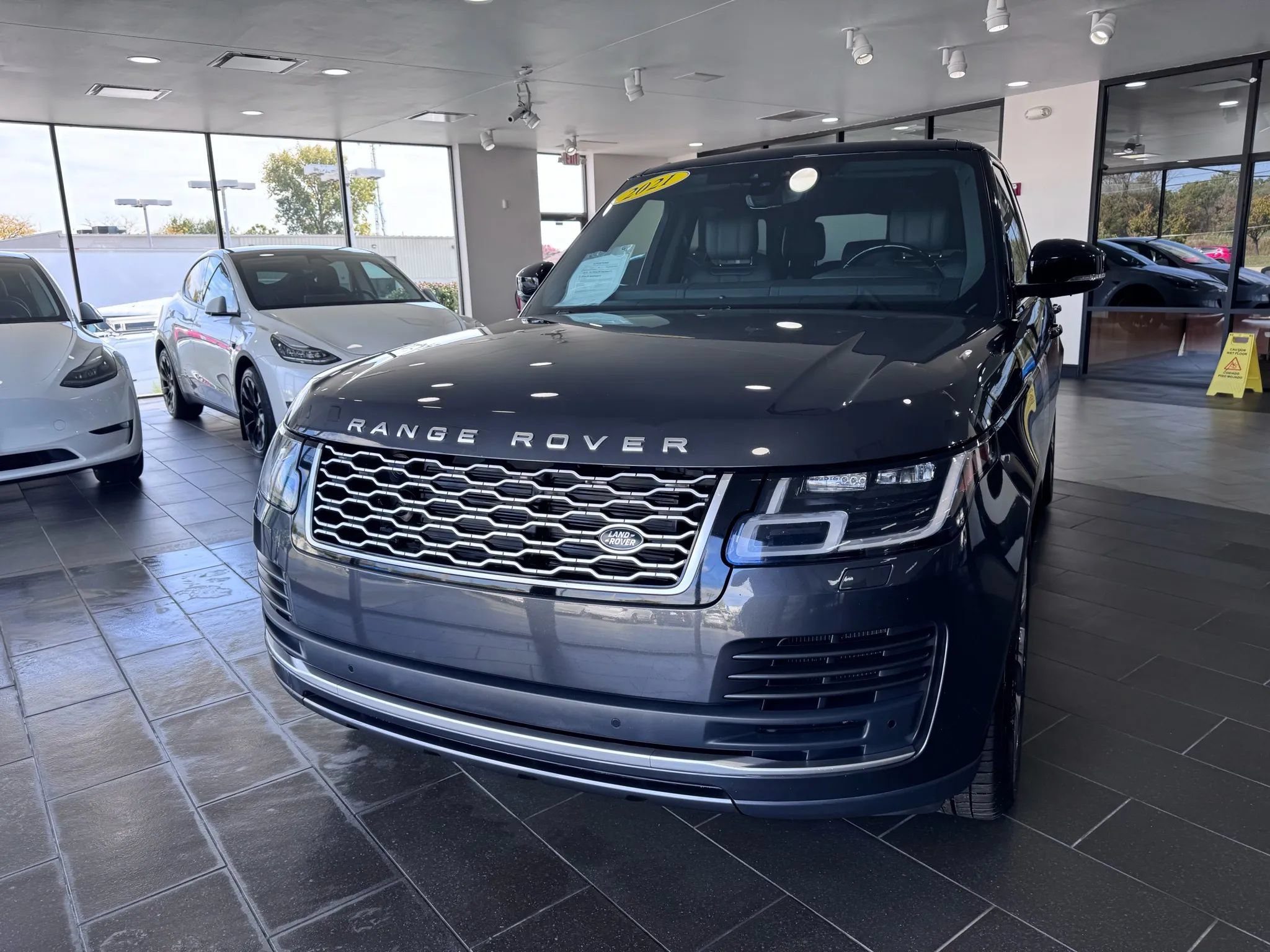 Used 2021 Land Rover Range Rover P525 Westminster Edition AWD/4WD image 8