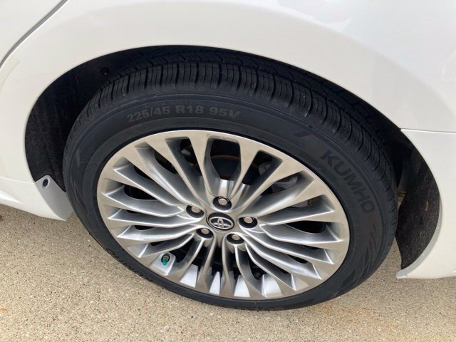 Used 2017 Toyota Avalon Limited FWD image 26