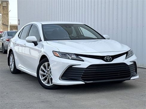 Used 2024 Toyota Camry LE w/ Convenience Package image 2