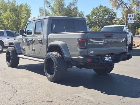 Used 2020 Jeep Gladiator Overland AWD/4WD image 6