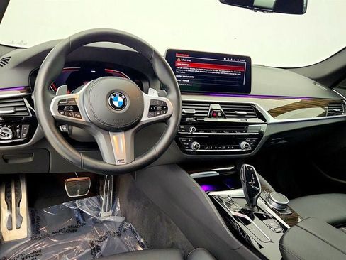 Used 2022 BMW 530i w/ M Sport Package RWD image 13