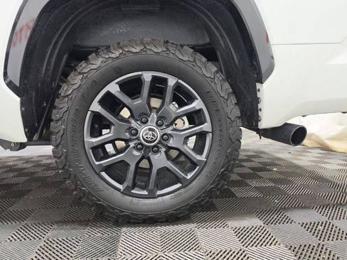 Used 2024 Toyota Tundra Platinum image 32
