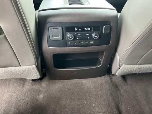 Used 2020 GMC Yukon XL Denali w/ Denali Premium Package image 17