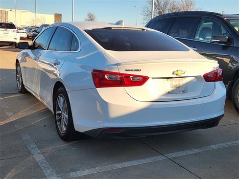 Used 2017 Chevrolet Malibu LT image 6