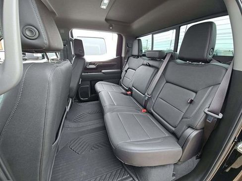 Used 2024 Chevrolet Silverado 1500 LT Trail Boss w/ LT Trail Boss Premium Package AWD/4WD image 7