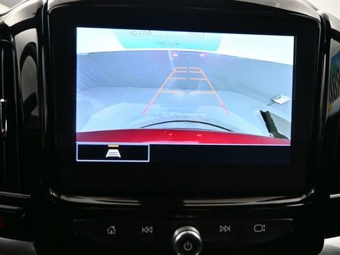 Used 2023 Chevrolet Traverse LT image 20