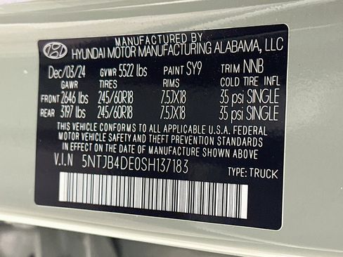 Used 2025 Hyundai Santa Cruz SEL FWD image 12