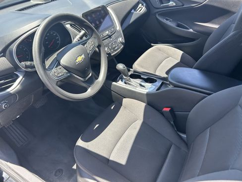 Certified 2019 Chevrolet Malibu LS FWD image 9