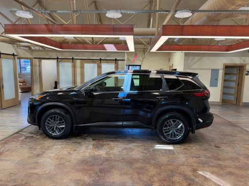 Used 2025 Nissan Rogue S image 7