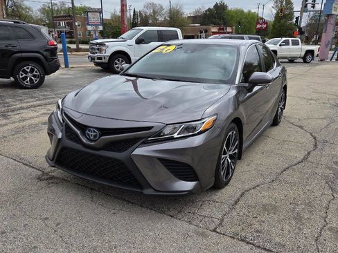 Used 2020 Toyota Camry SE w/ Convenience Package FWD image 1
