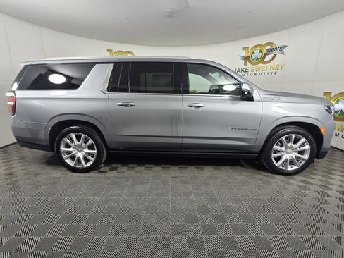 Certified 2023 Chevrolet Suburban High Country image 10