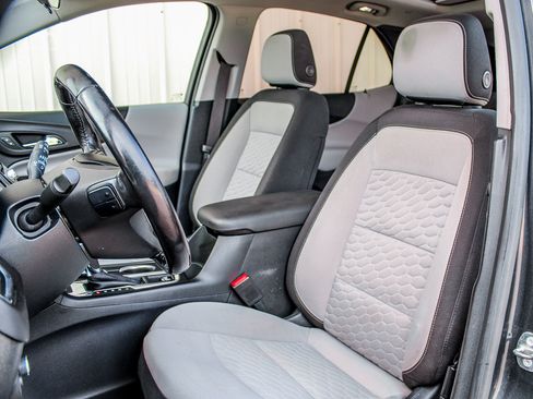 Used 2018 Chevrolet Equinox LT FWD image 16