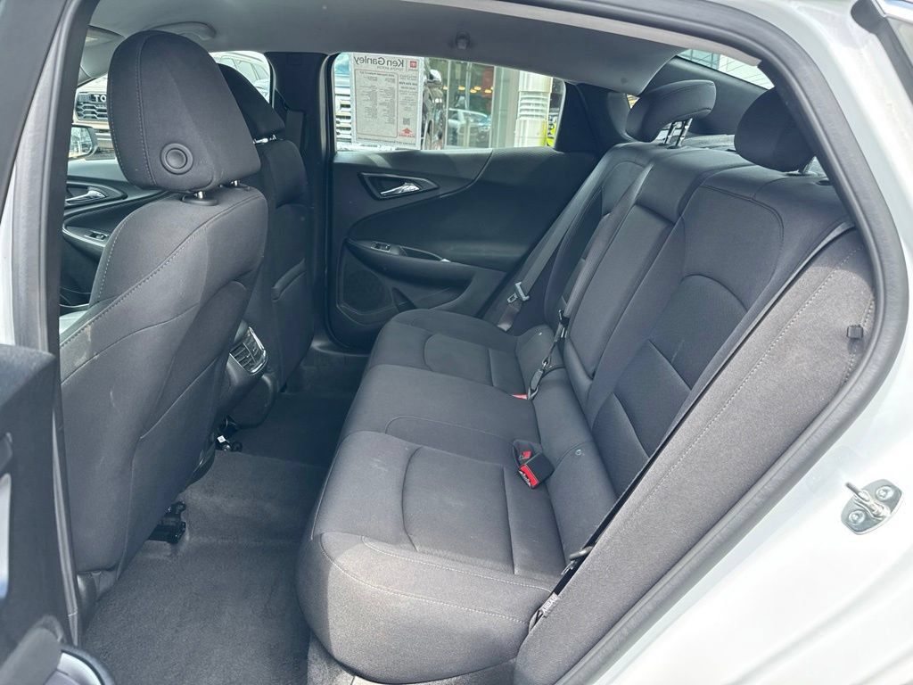 Used 2025 Chevrolet Malibu LT FWD image 14