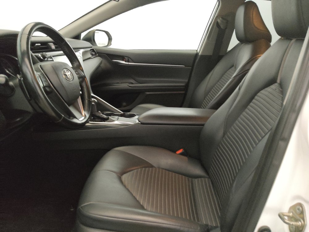 Used 2020 Toyota Camry SE FWD image 17